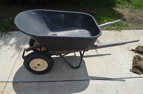 Property photo 28 - Personal Property Auction, Tractor & Implements, Cars, Lawn & Garden, Hunting & Fishing, Guns, Antiques & Collectibles, Household